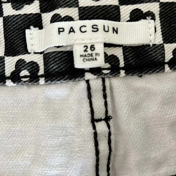 PAC SUN Roxanne Black and White Checkered Floral Denim Mini Skirt Size 26 - Picture 6 of 7
